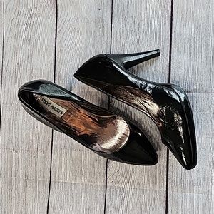 Steve Madden 9.5 classic black pumps